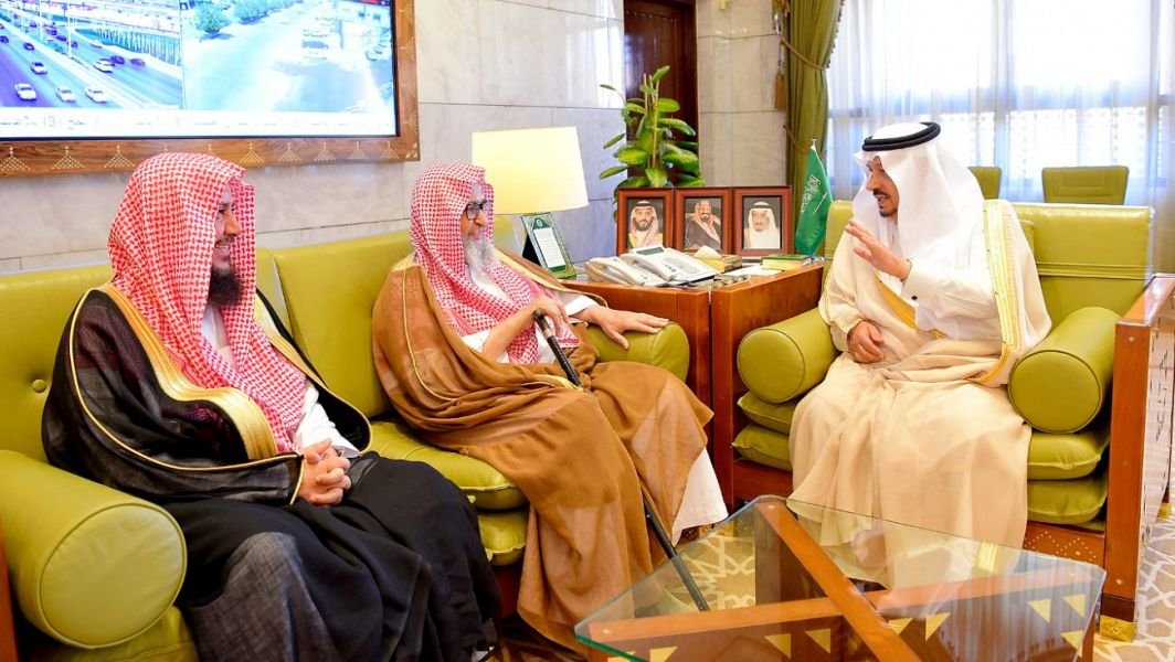 زيارة عضوي هيئة كبار العلماء الفوزان والسليمان لأمير منطقة الرياض